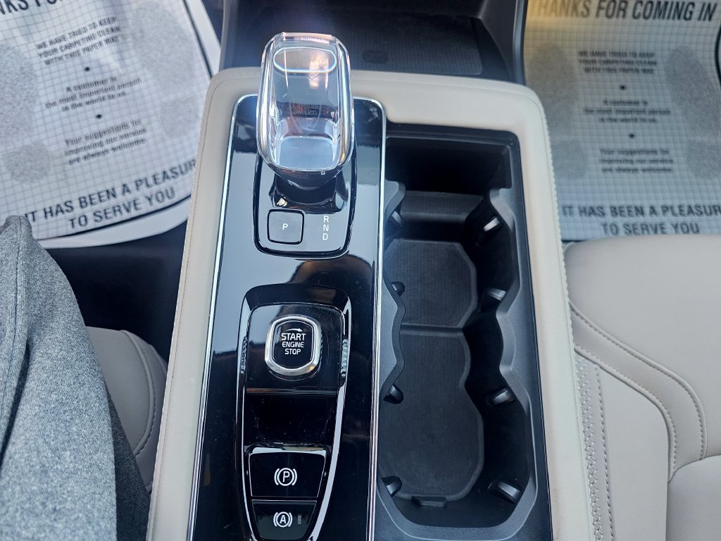 Certified 2025 Volvo XC90 B5 Core AWD/4WD image 22