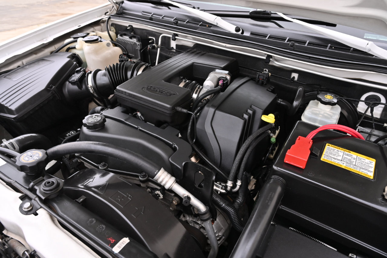 Used 2004 Chevrolet Colorado LS image 25