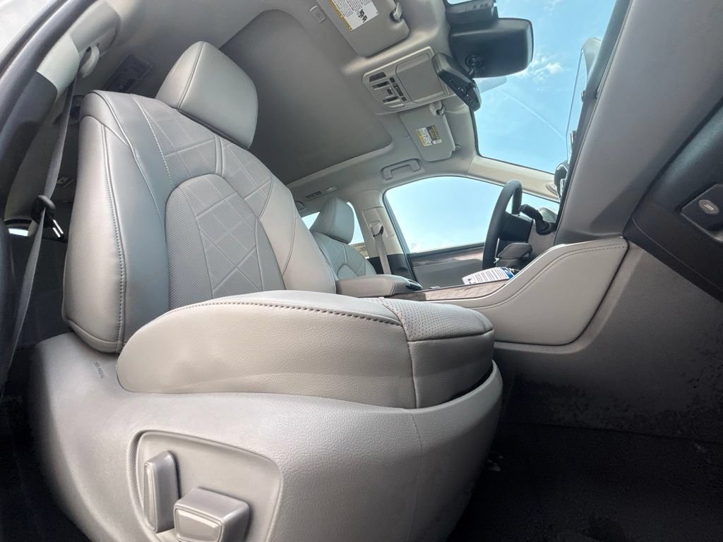New 2026 Toyota Highlander Platinum AWD/4WD image 29
