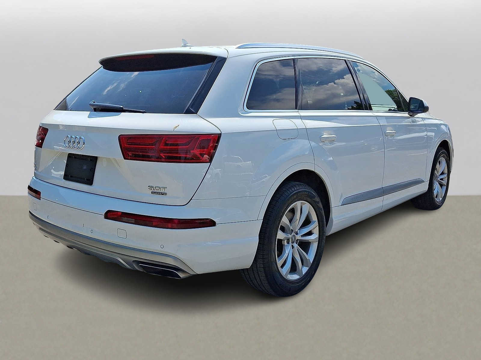 Used 2017 Audi Q7 3.0T Premium Plus AWD/4WD image 31