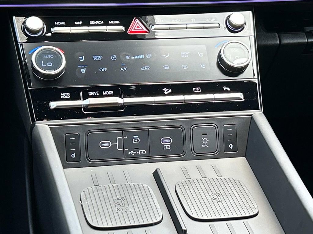 New 2025 Hyundai Santa Fe Calligraphy FWD image 31