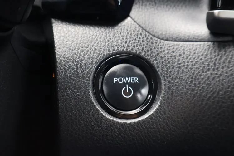 Used 2025 Toyota Camry LE FWD image 25