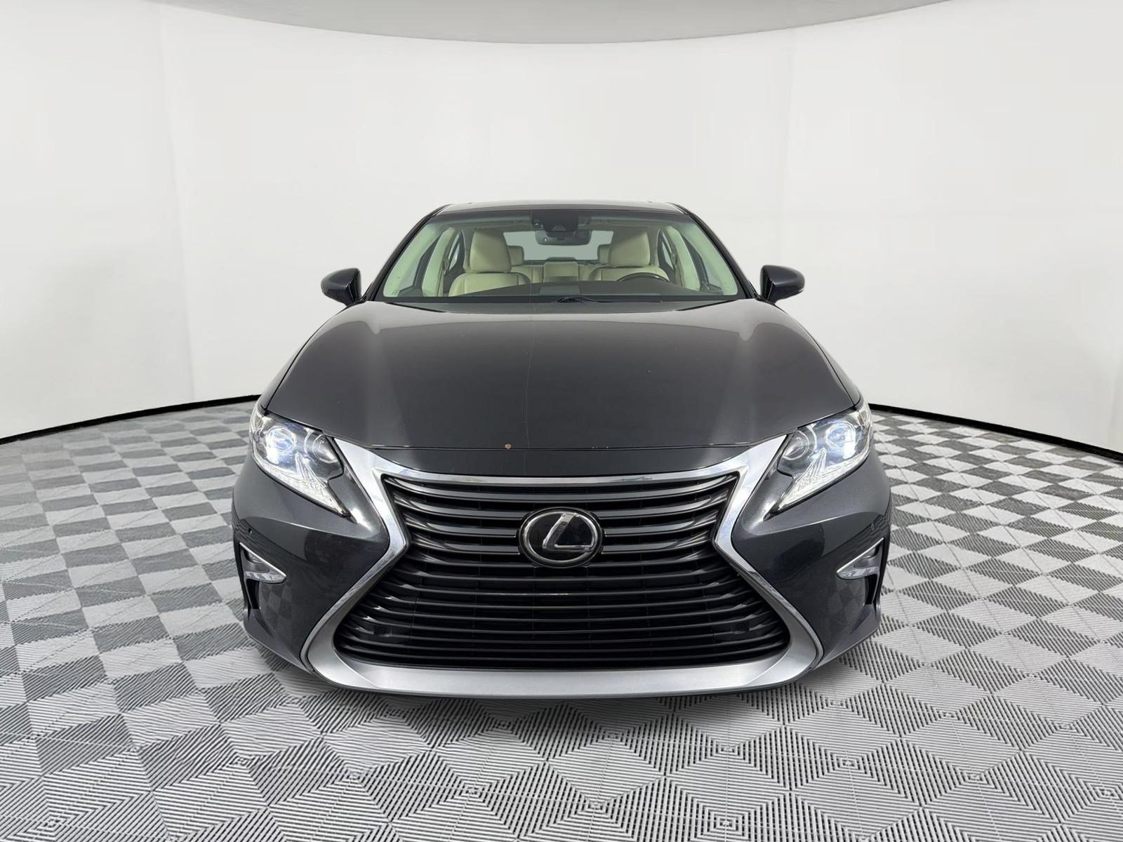 Used 2016 Lexus ES 350 w/ Luxury Package w/Wood Trim FWD image 6