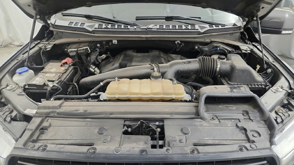 Used 2019 Ford F150 Lariat w/ Equipment Group 502A Luxury AWD/4WD image 40