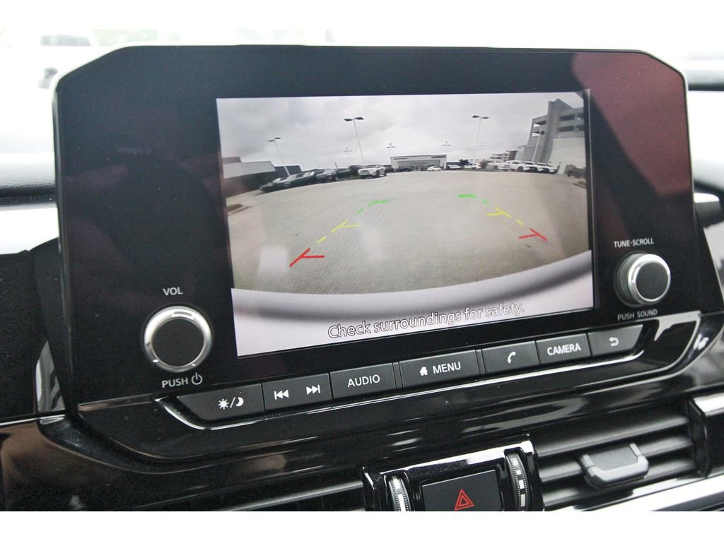 Used 2025 Nissan Pathfinder SV image 24