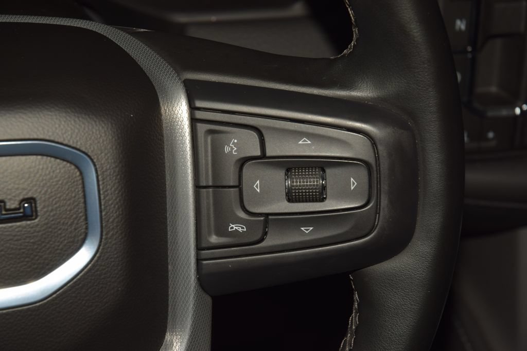 Used 2024 GMC Yukon XL Denali AWD/4WD image 40