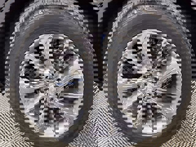 Used 2023 Buick Encore GX Essence w/ Experience Buick Package image 34