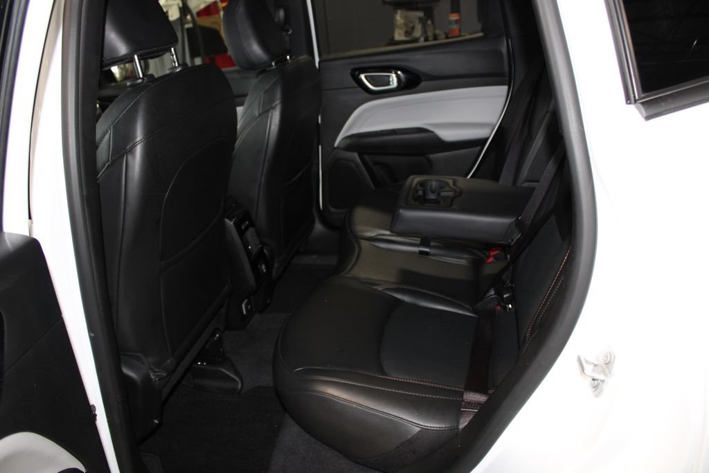 Used 2023 Jeep Compass Limited AWD/4WD image 10