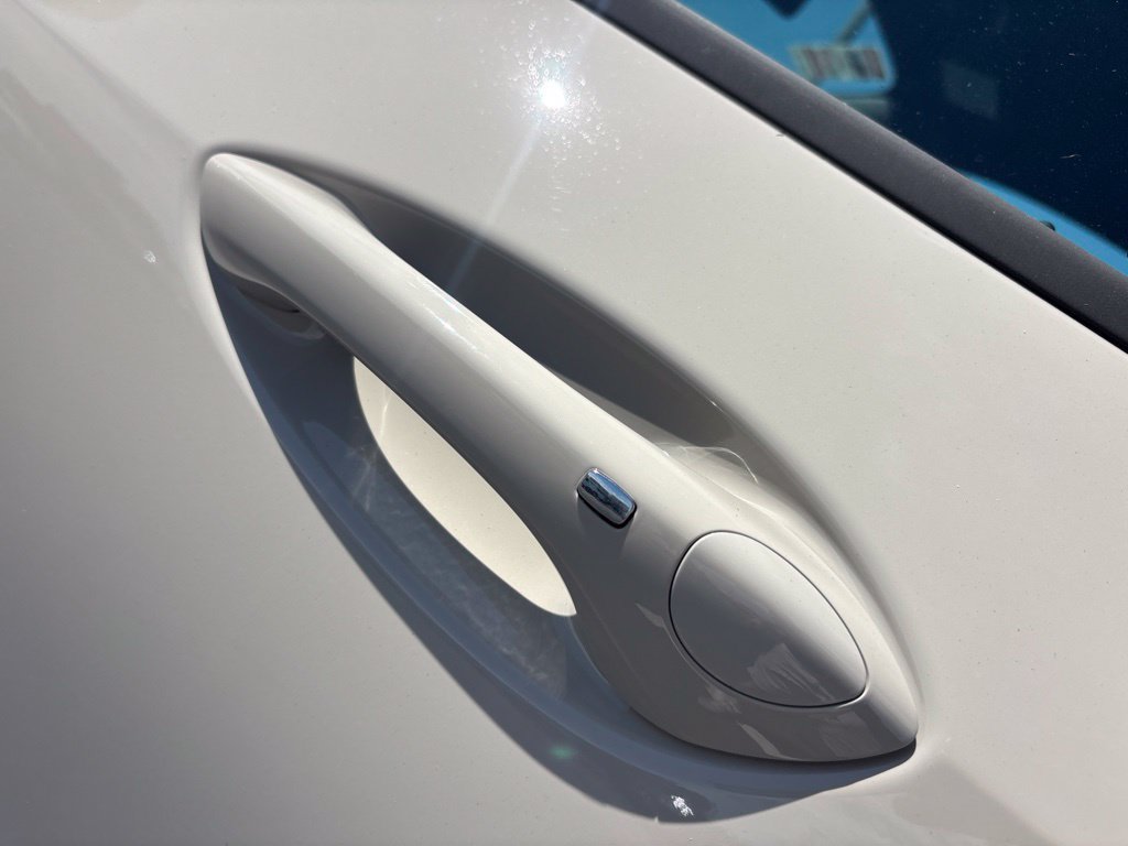 New 2026 Chevrolet Trax RS w/ Sunroof Package FWD image 9