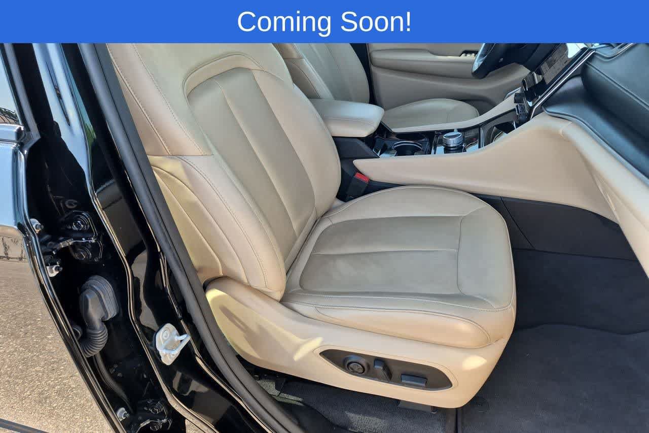 Used 2022 Jeep Grand Cherokee L Limited AWD/4WD image 22