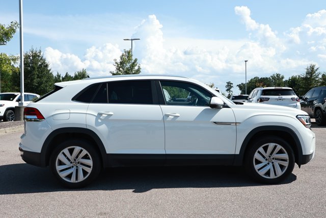 Used 2023 Volkswagen Atlas Cross Sport SE FWD image 3