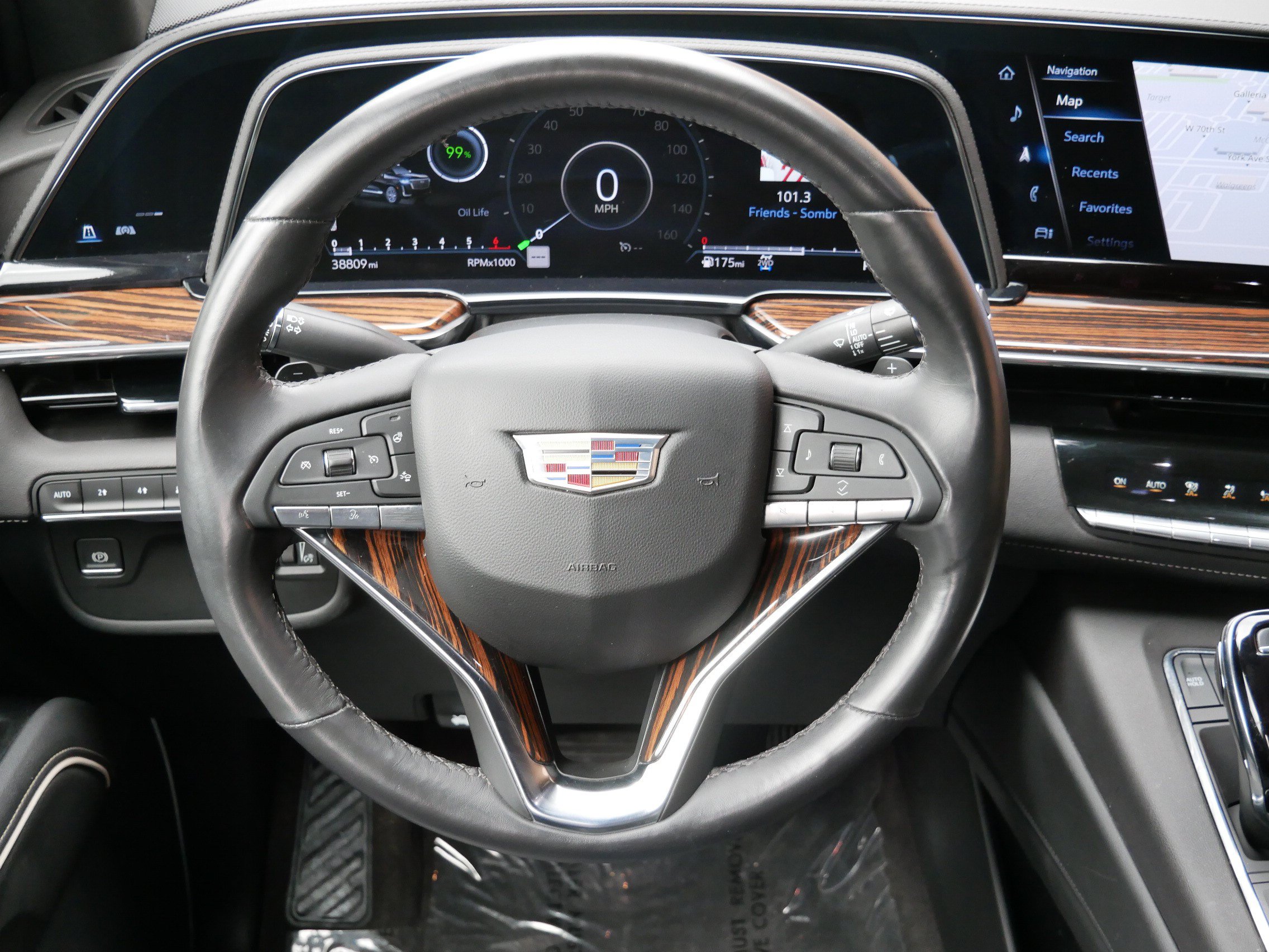 Certified 2024 Cadillac Escalade ESV Luxury AWD/4WD image 15