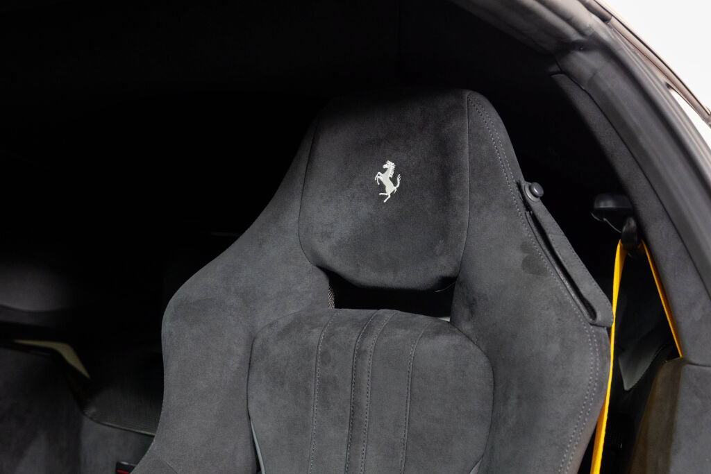 Used 2023 Ferrari 812 Competizione RWD image 38