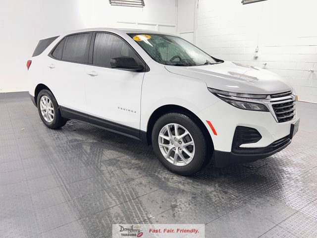 Used 2024 Chevrolet Equinox LS w/ LS Convenience Package FWD image 3