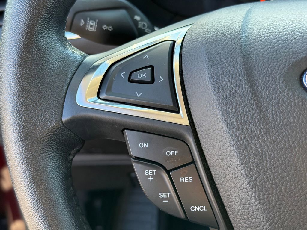 Used 2021 Ford Edge Titanium image 25