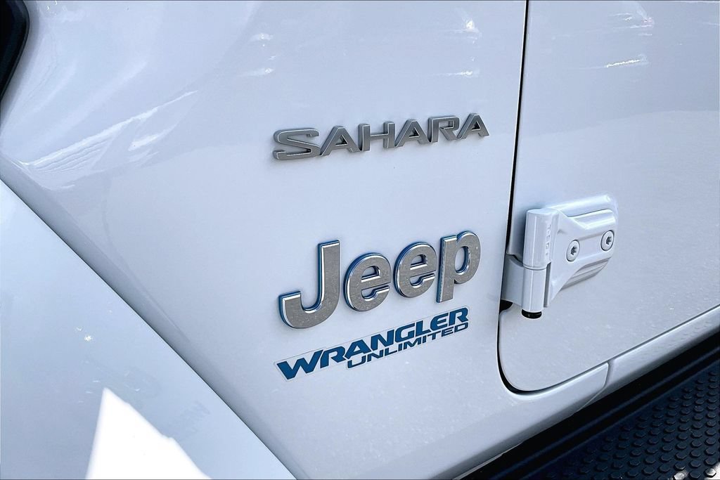 Used 2021 Jeep Wrangler Unlimited Sahara w/ Cold Weather Group AWD/4WD image 24