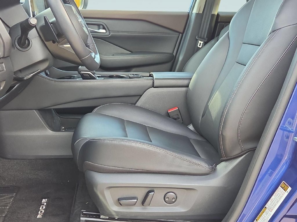 Used 2023 Nissan Rogue SL AWD/4WD image 15