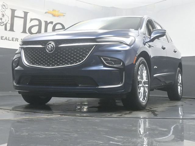 Used 2023 Buick Enclave Avenir w/ Avenir Technology Package FWD image 4