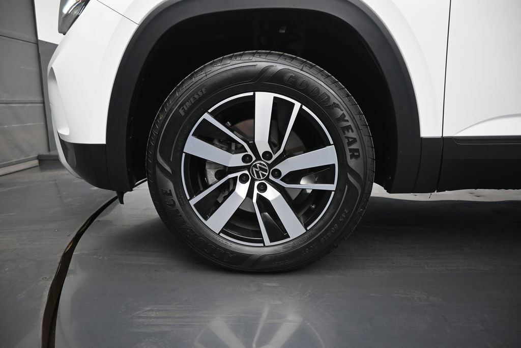 Used 2023 Volkswagen Atlas SE AWD/4WD image 28