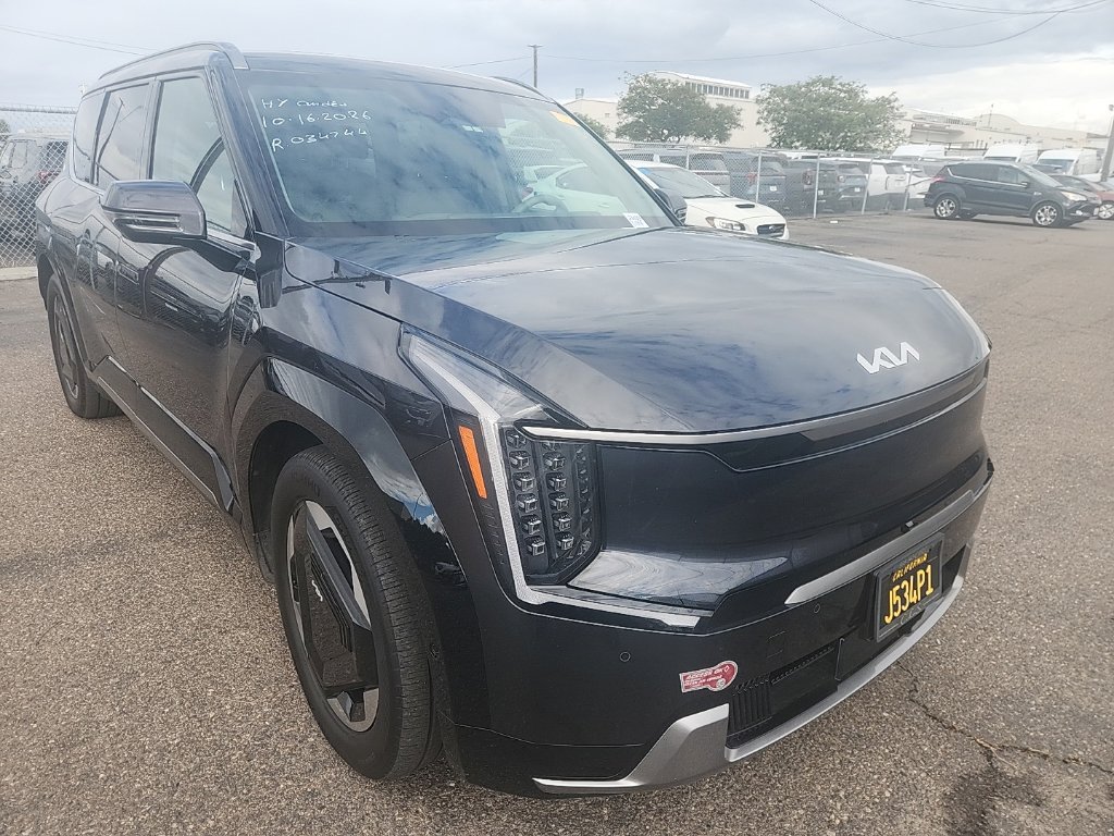 Certified 2024 Kia EV9 Land w/ Towing Package