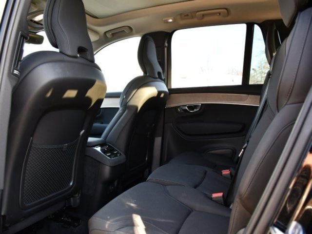 Used 2025 Volvo XC90 B5 Plus image 14