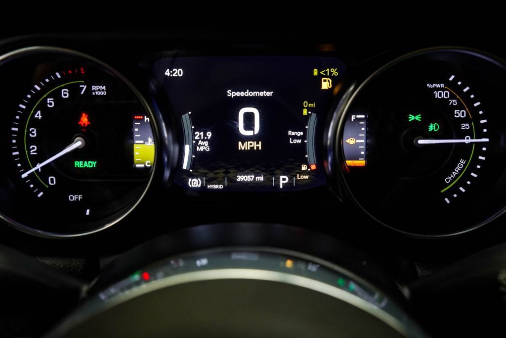 Used 2022 Jeep Wrangler Unlimited Sahara w/ Cold Weather Group AWD/4WD image 35