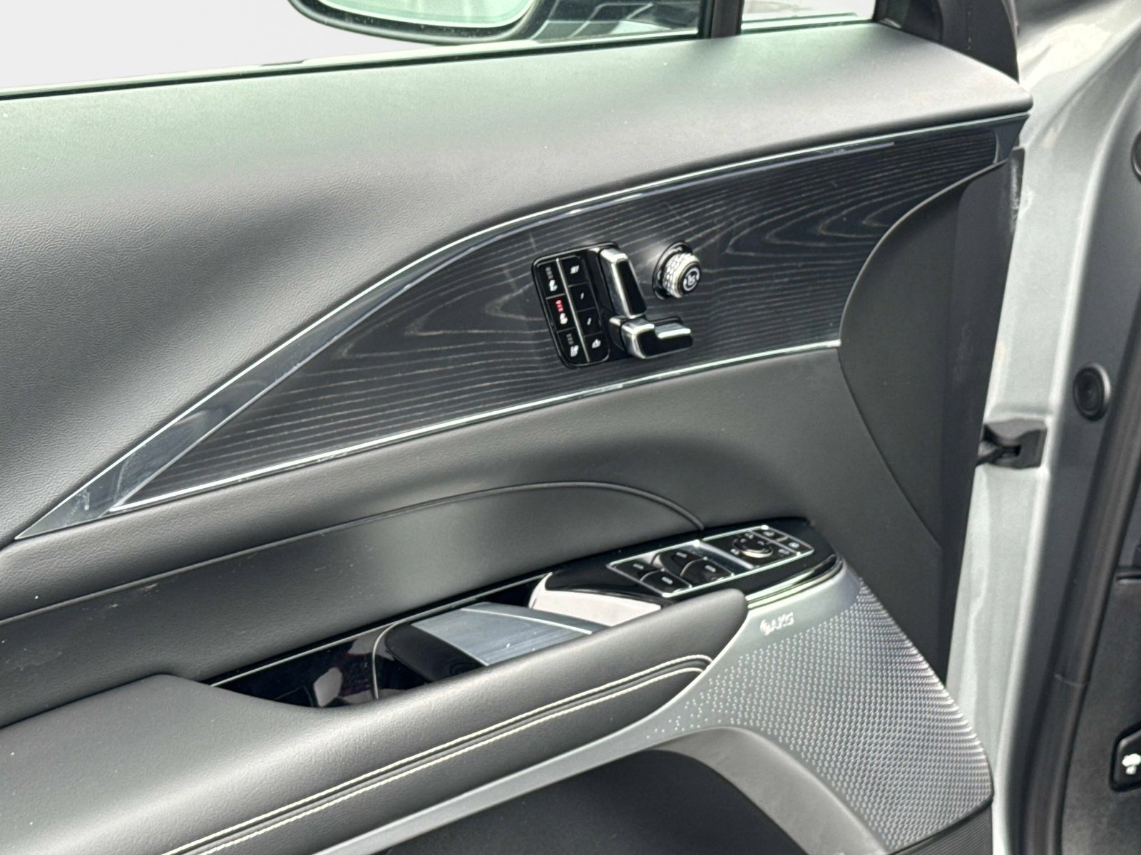 Certified 2024 Cadillac Lyriq Luxury w/ LPO, Floor Liner Package image 20