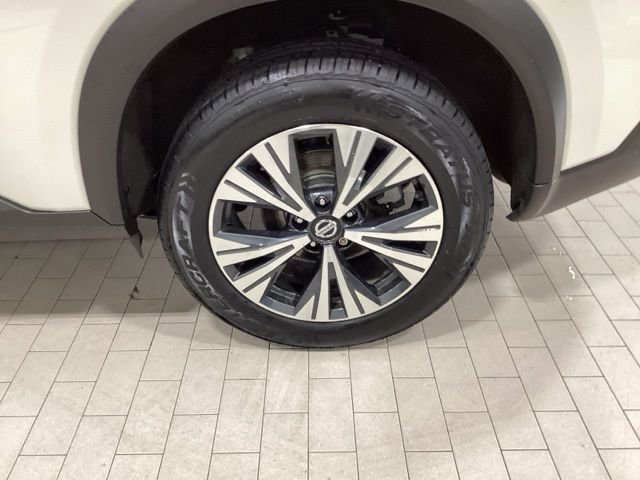 Used 2021 Nissan Rogue SV w/ Premium Package image 23