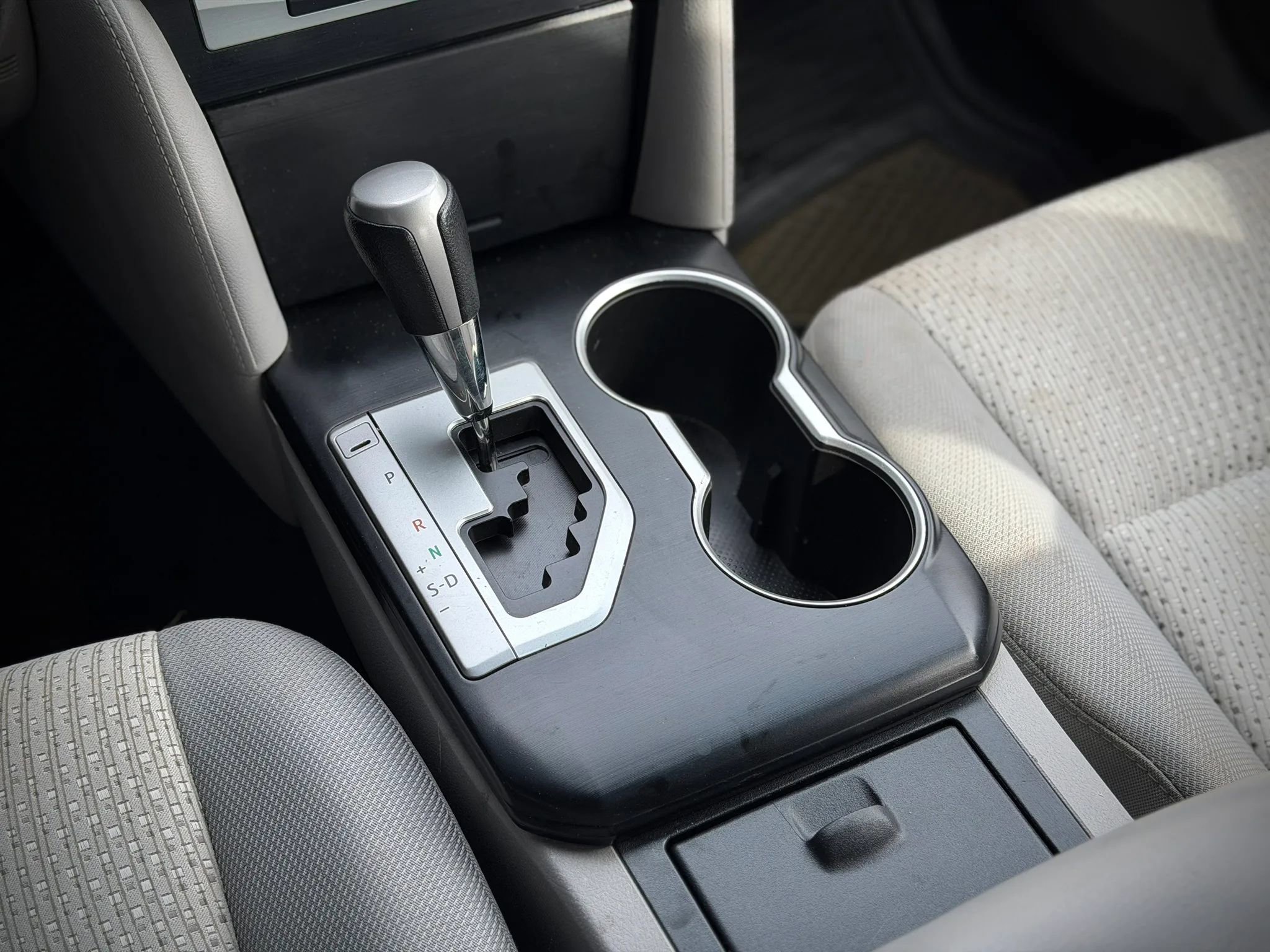 Used 2014 Toyota Camry LE FWD image 14