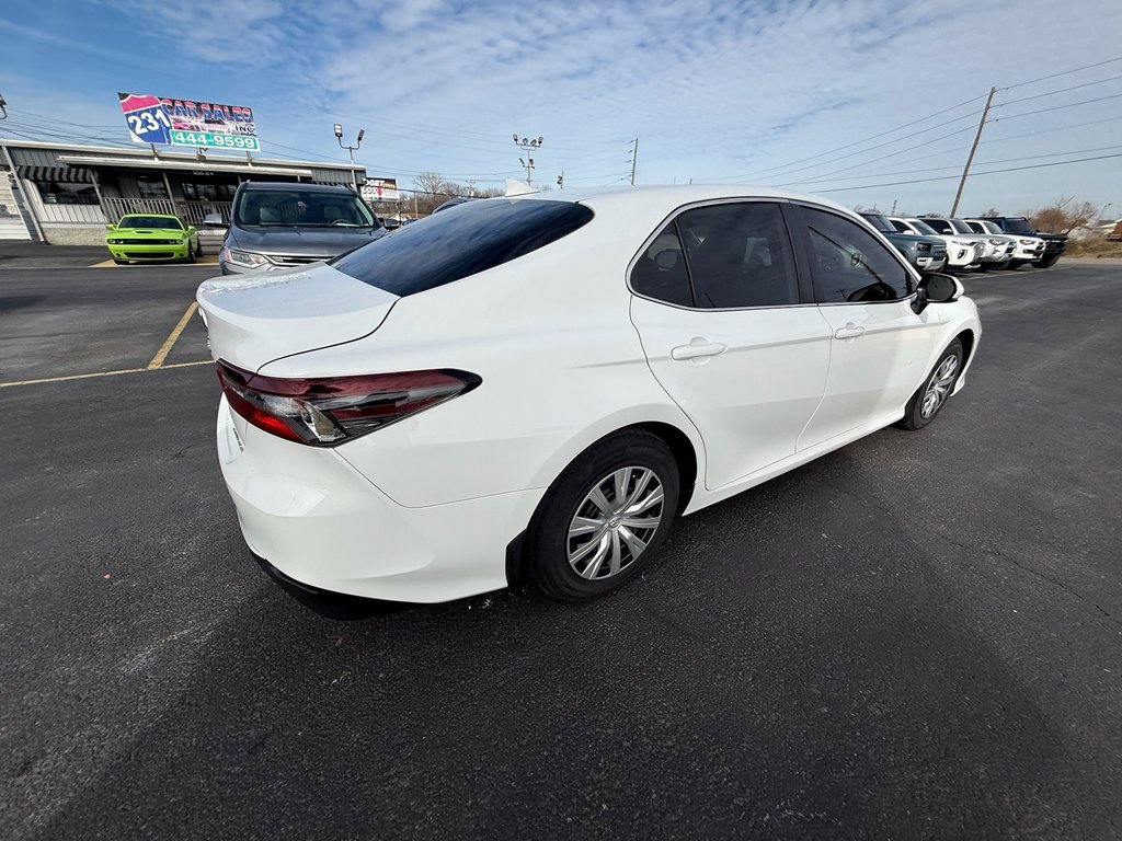Used 2022 Toyota Camry LE image 3