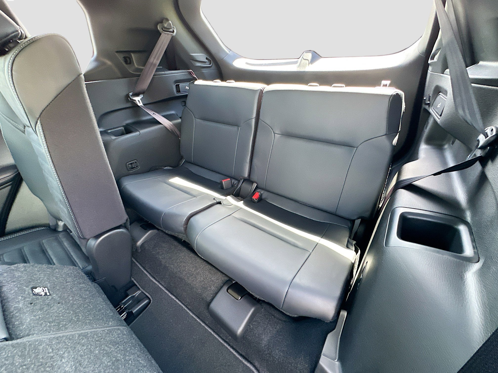 New 2025 Mitsubishi Outlander SE image 18