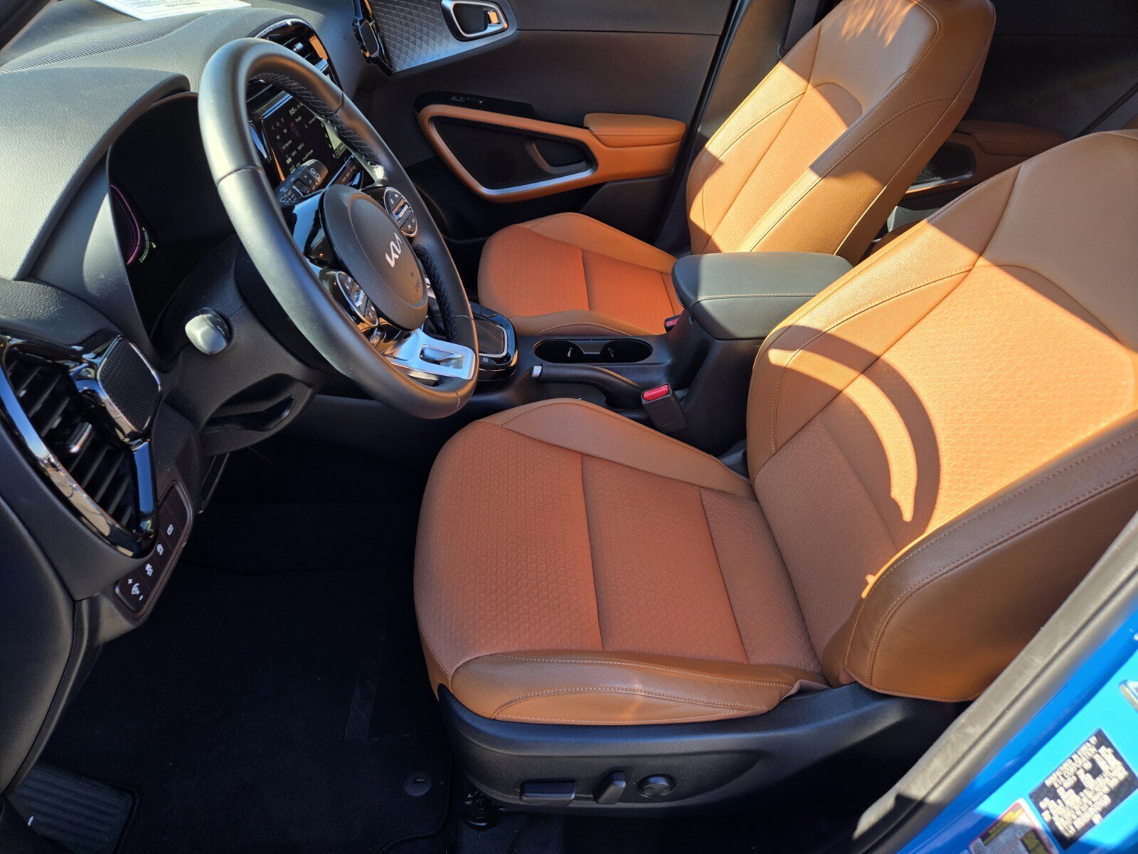 Used 2025 Kia Soul EX image 11