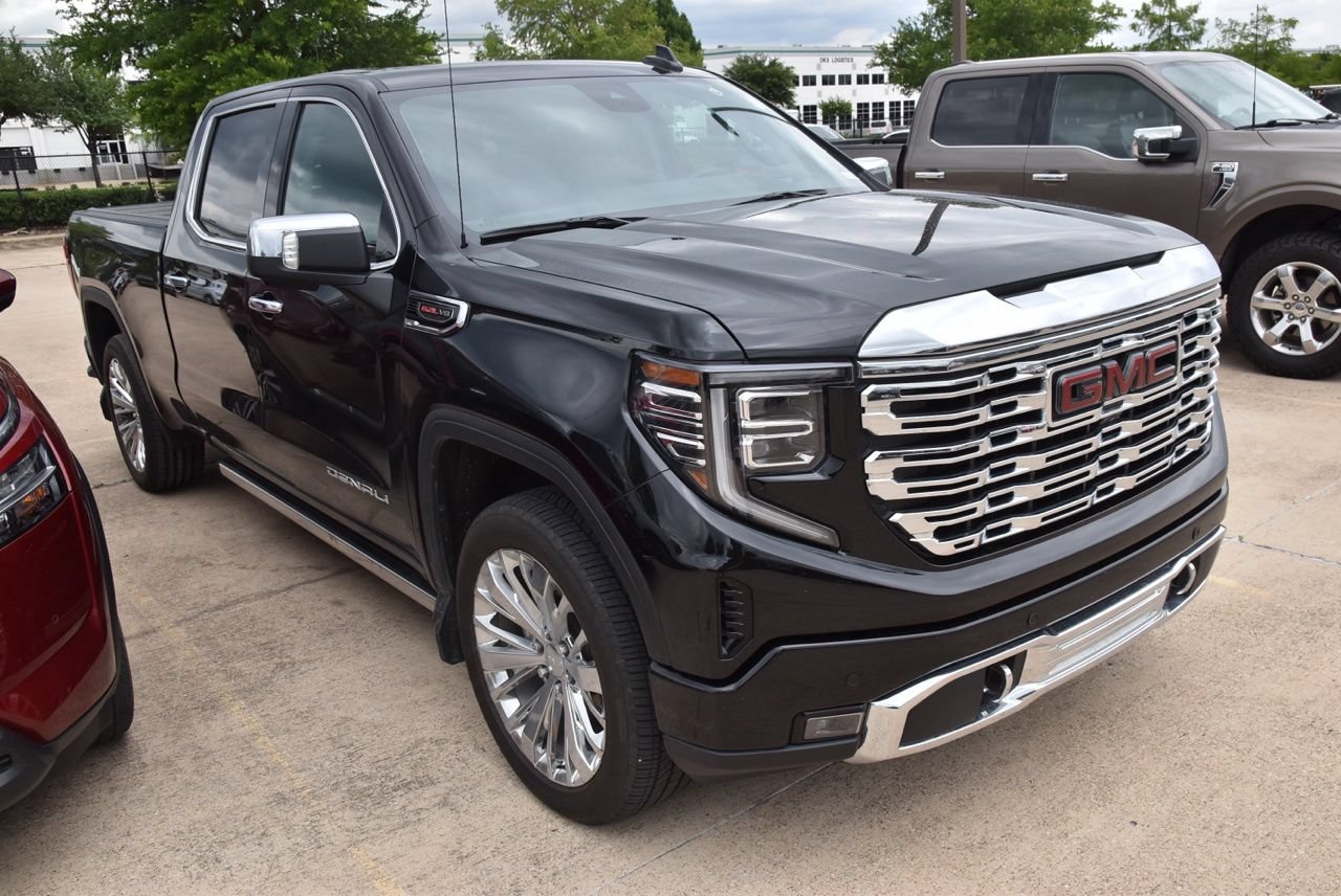 Used 2023 GMC Sierra 1500 Denali w/ Denali Reserve Package AWD/4WD image 4