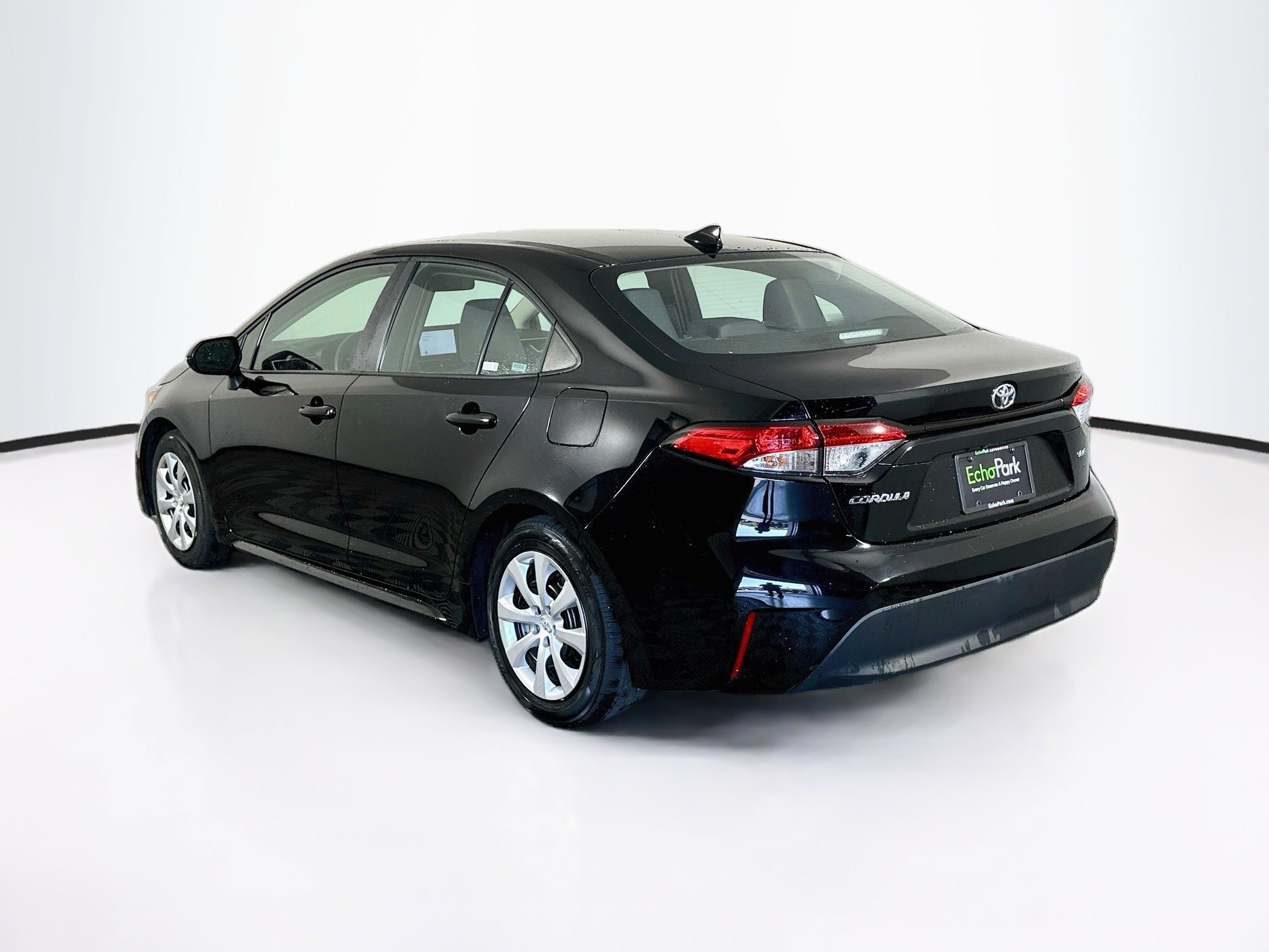 Used 2026 Toyota Corolla LE FWD image 5