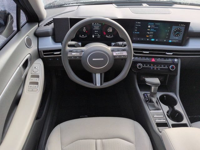 Used 2025 Hyundai Sonata SE FWD image 14