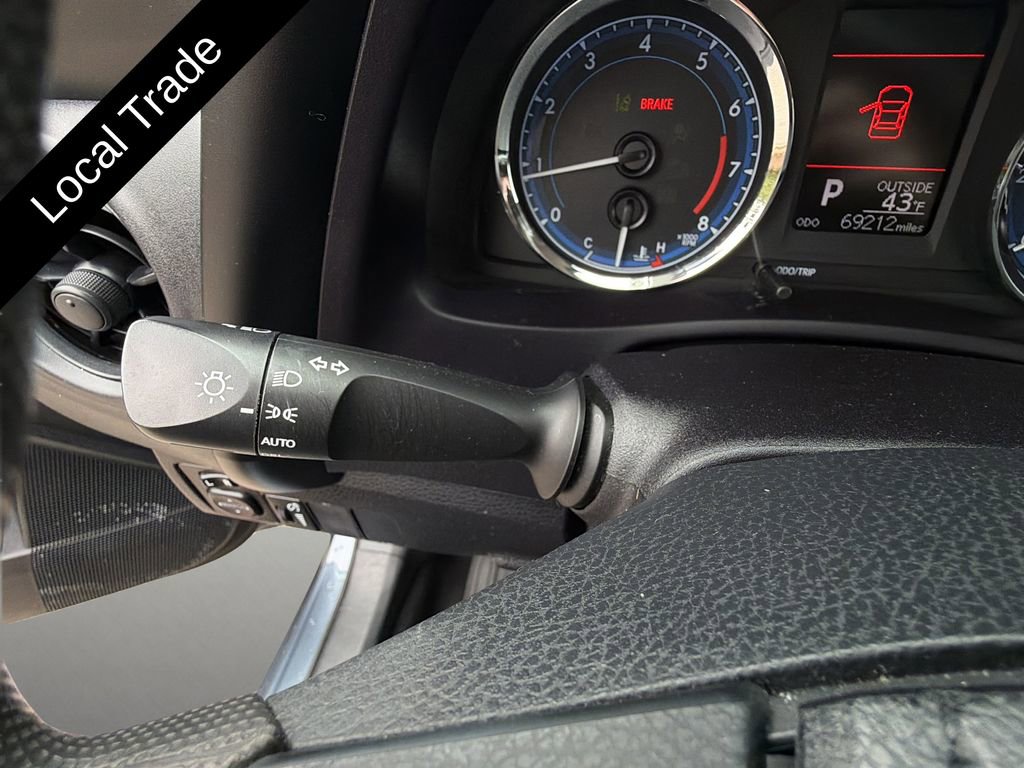 Used 2018 Toyota Corolla L image 29