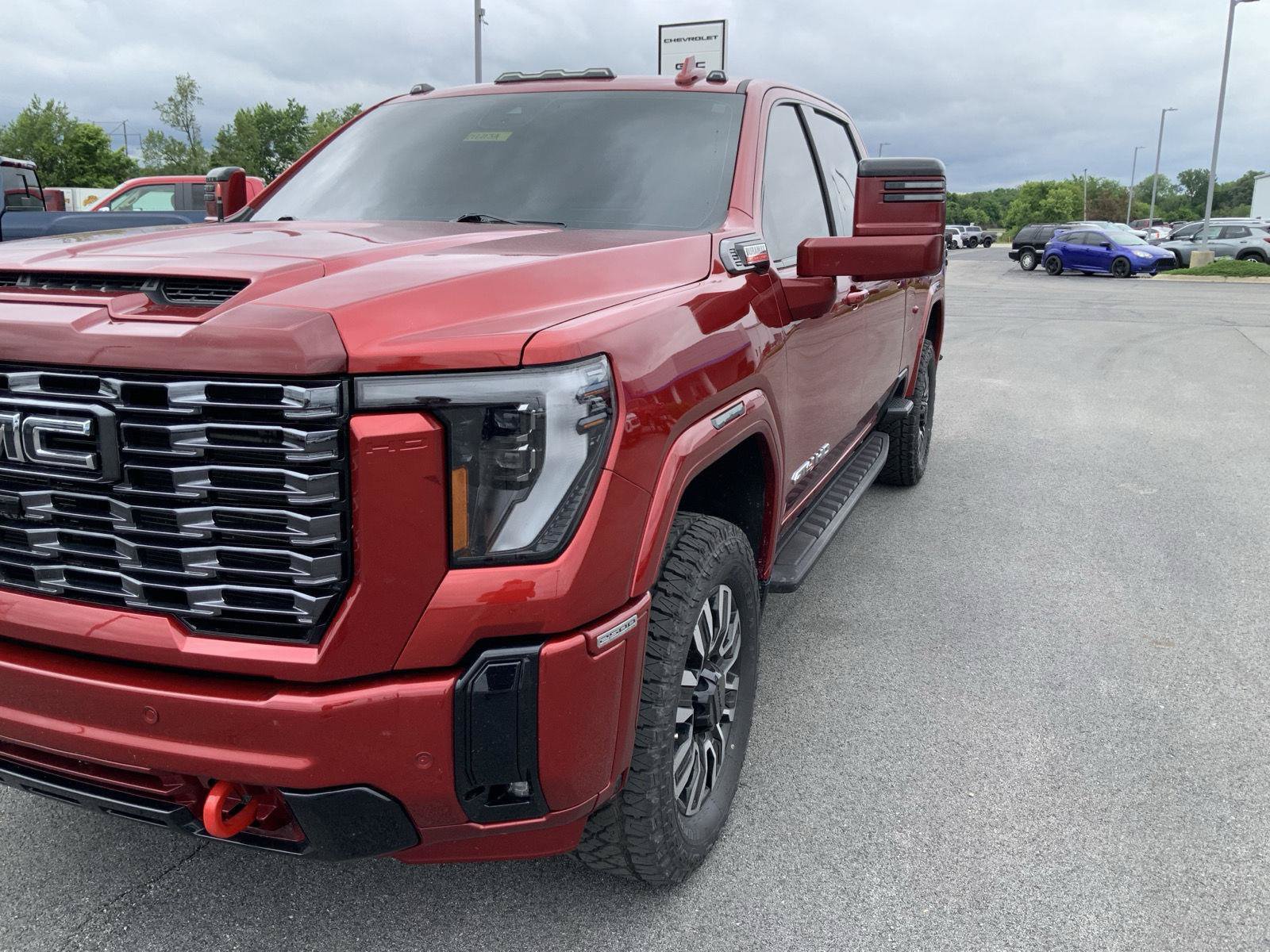 Used 2025 GMC Sierra 2500 AT4 w/ AT4 Premium Plus Package AWD/4WD image 18