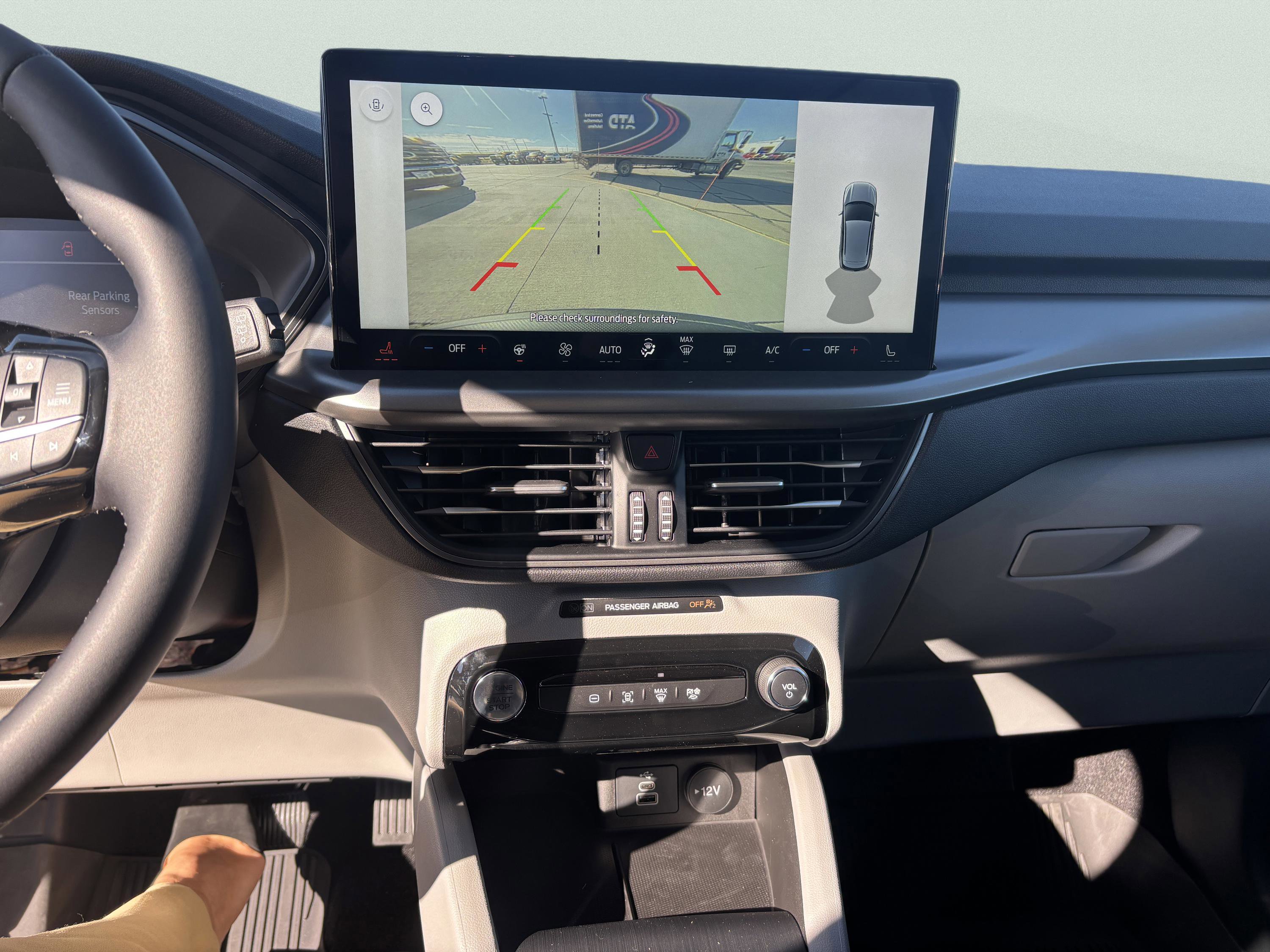 Used 2024 Ford Escape SE image 39