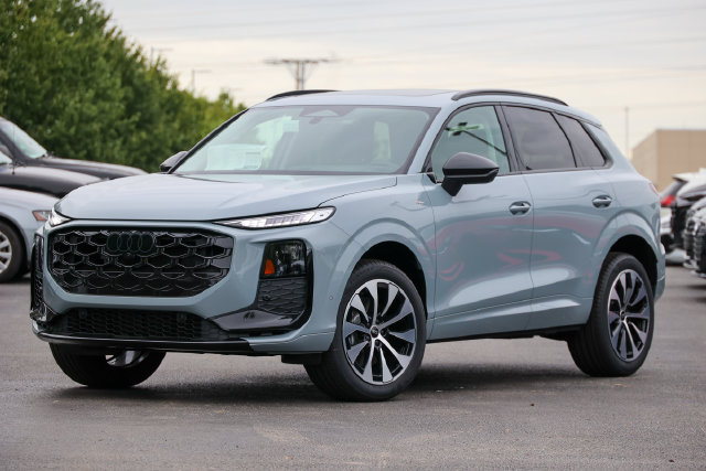 New 2026 Audi Q3 quattro 2.0T AWD/4WD image 1