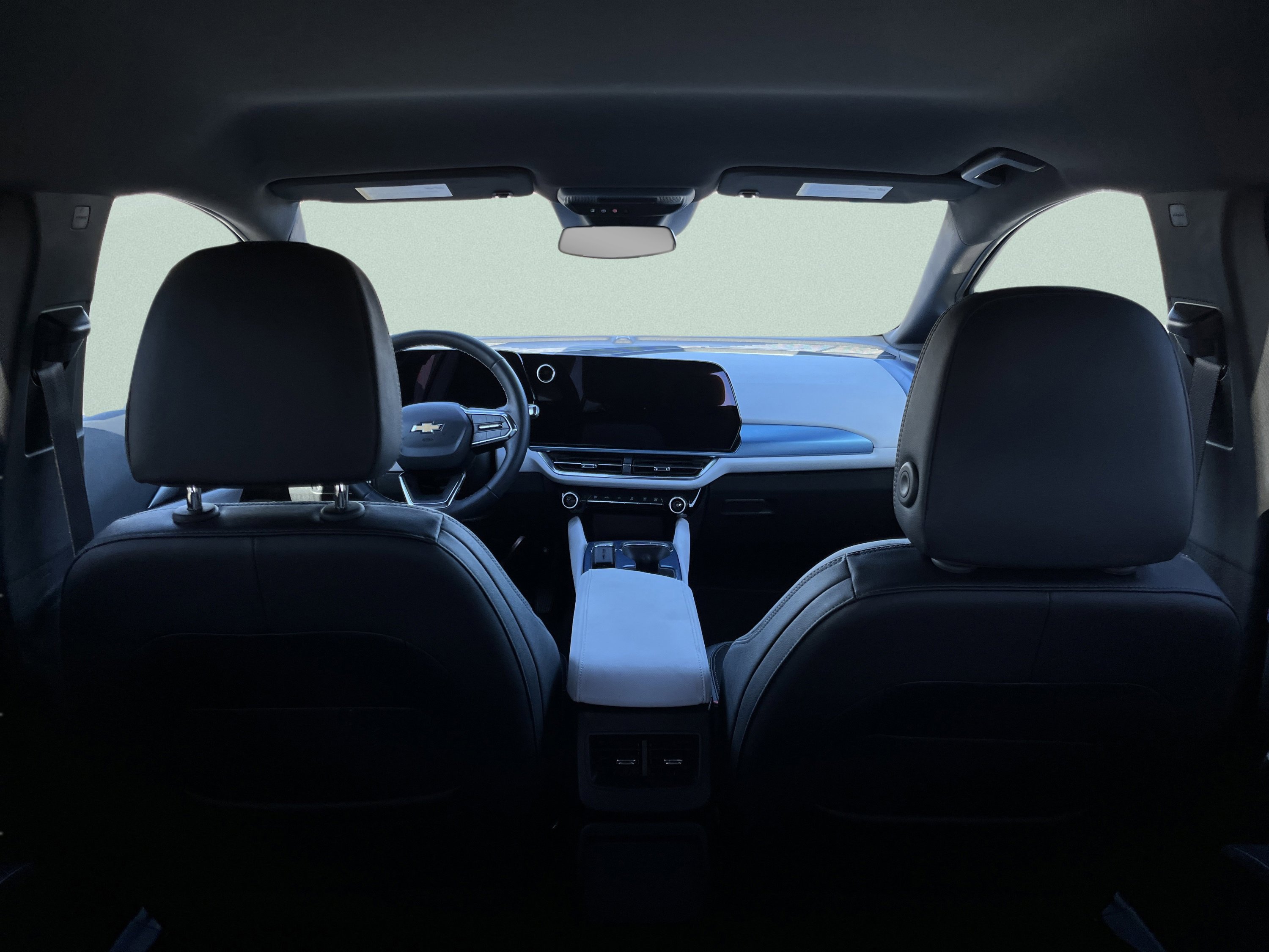 Used 2025 Chevrolet Equinox EV LT image 13