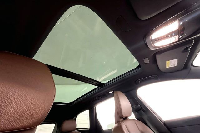 Used 2023 Volvo XC60 B5 Plus image 22