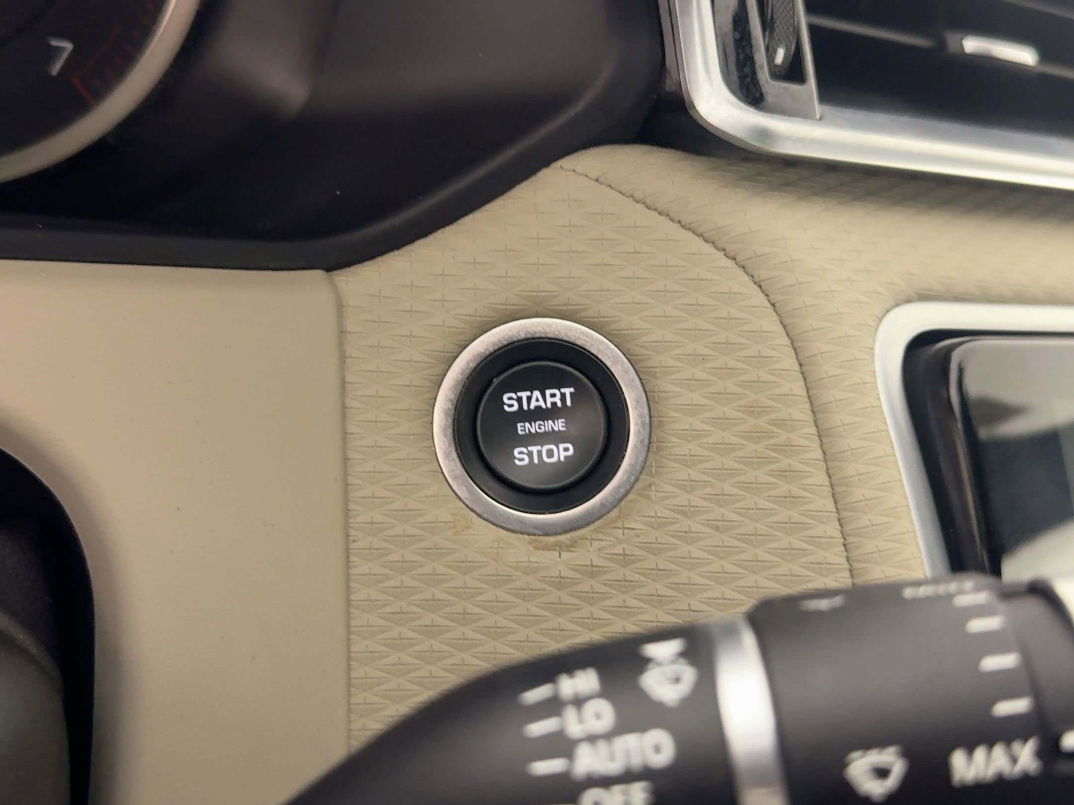 Used 2023 Land Rover Range Rover Velar R-Dynamic S image 48