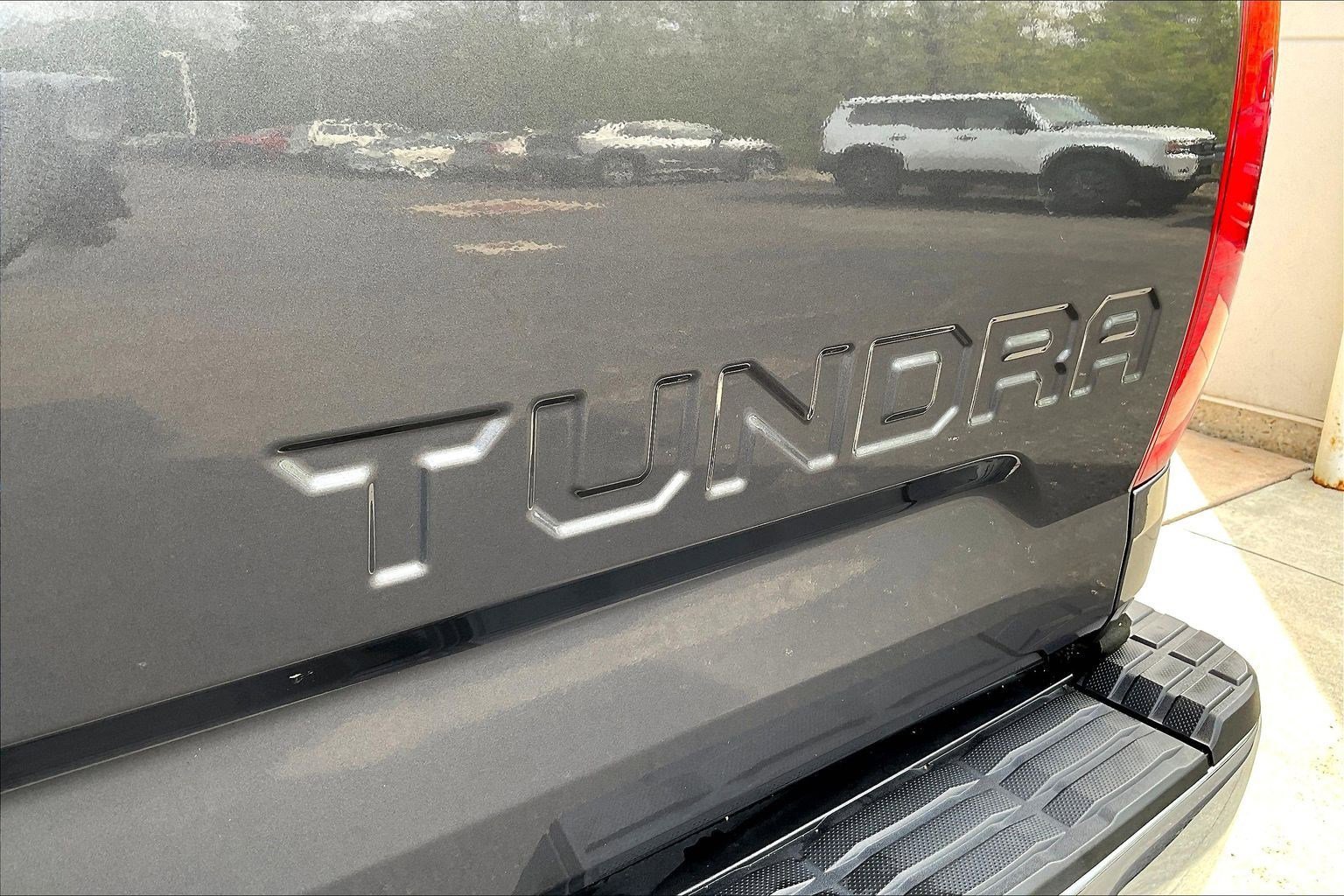 Used 2020 Toyota Tundra SR5 w/ SR5 Upgrade Package AWD/4WD image 25