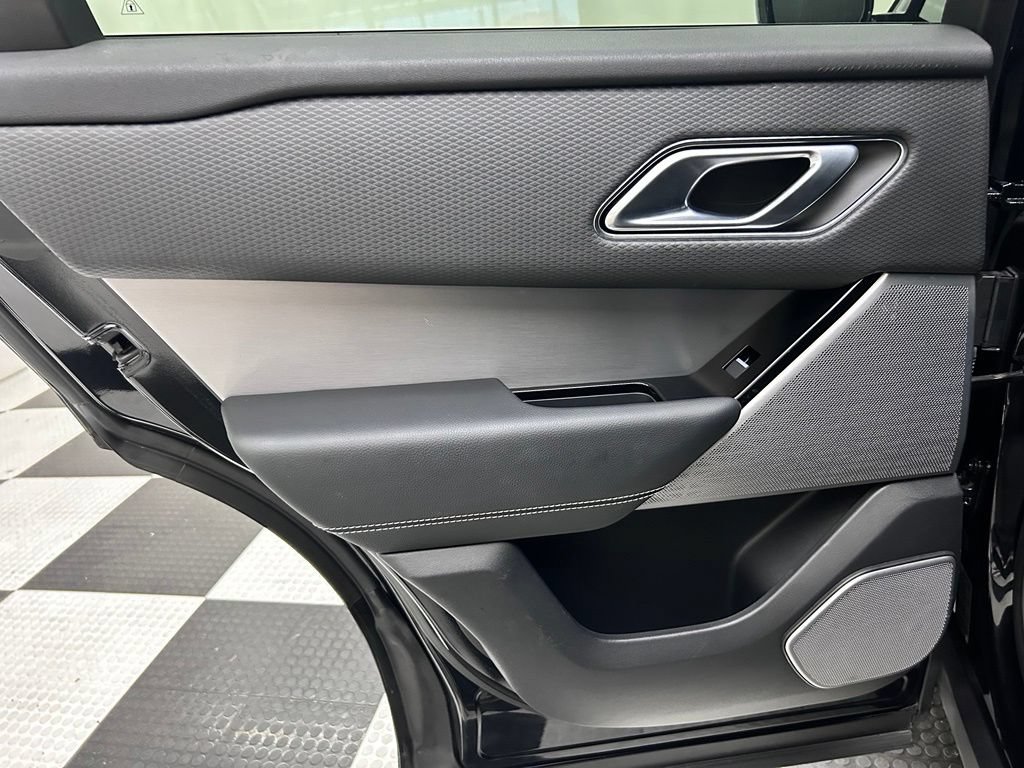 Used 2020 Land Rover Range Rover Velar R-Dynamic S AWD/4WD image 13