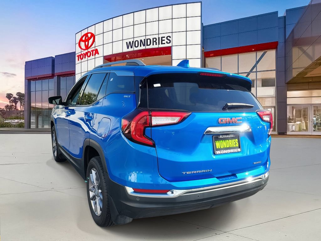 Used 2024 GMC Terrain SLT w/ LPO, Floor Liner Package image 3