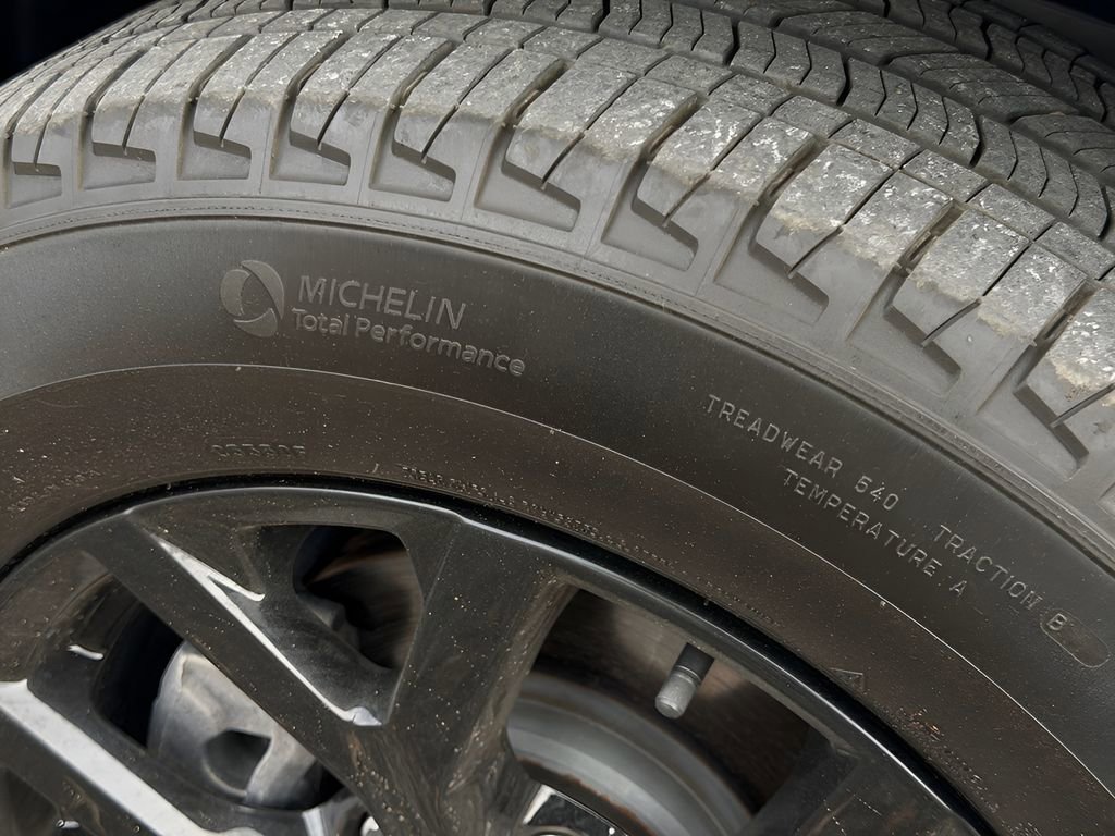 Used 2024 Jeep Grand Cherokee Altitude image 22