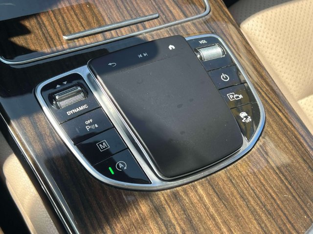 Used 2022 Mercedes-Benz GLC 300 4MATIC w/ Premium Package Lite image 28