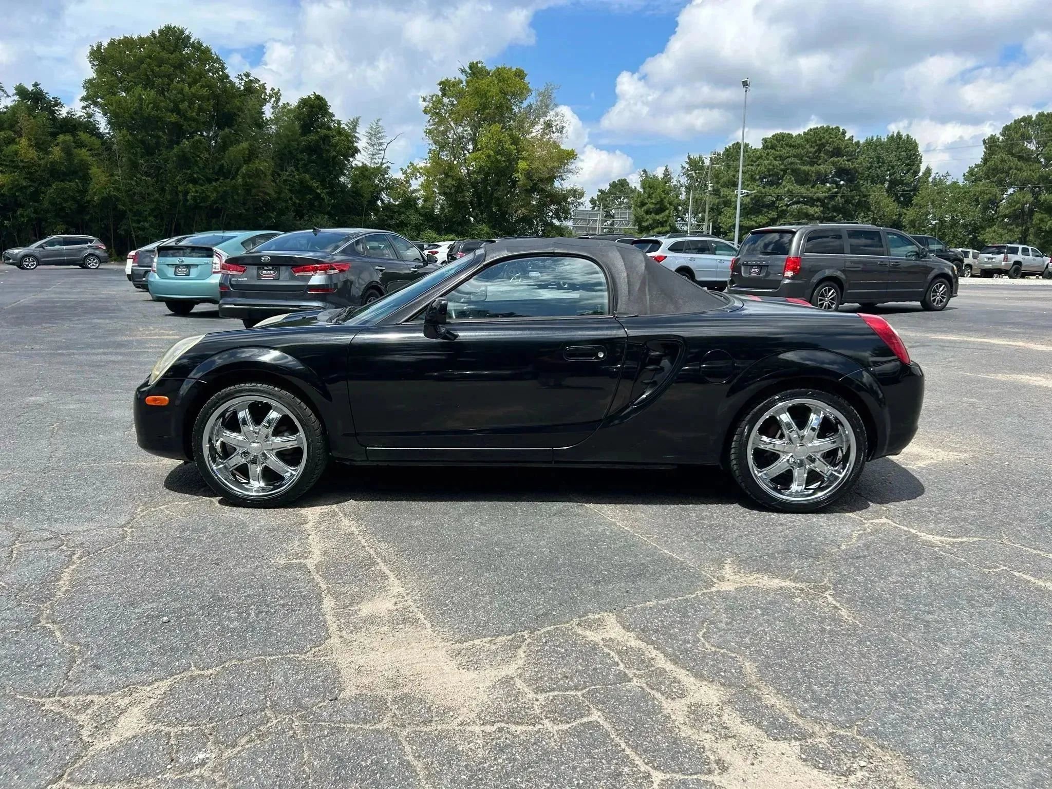 Used 2003 Toyota MR2 RWD image 10