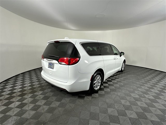 Certified 2017 Chrysler Pacifica Touring Plus image 6