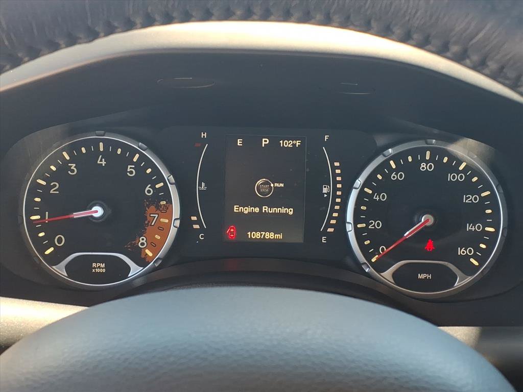 Used 2016 Jeep Renegade Latitude AWD/4WD image 11